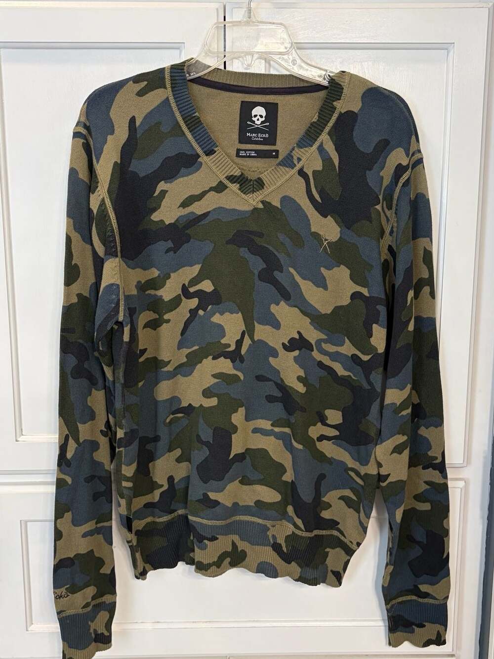 Marc Ecko Cut & Sew Camouflage Sweater Size M Green V-Neck Cotton